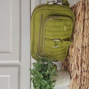 lug nylon crossbody, green, EUC